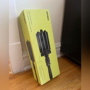 AMIKA hair waver
